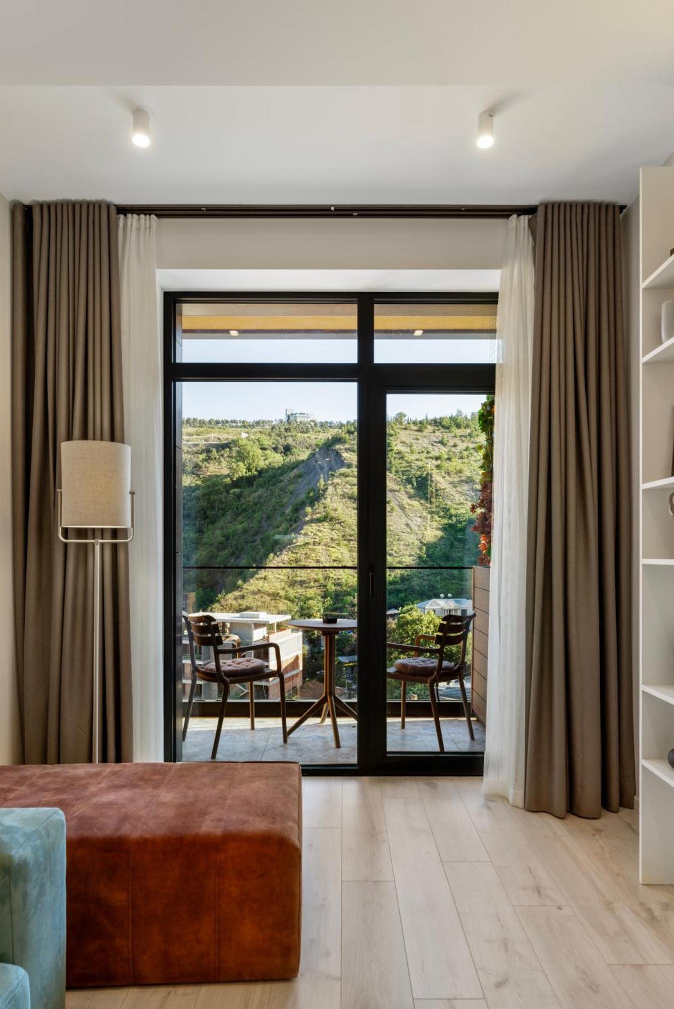 Solridge Aparthotel Tbilisi Ngoại thất bức ảnh