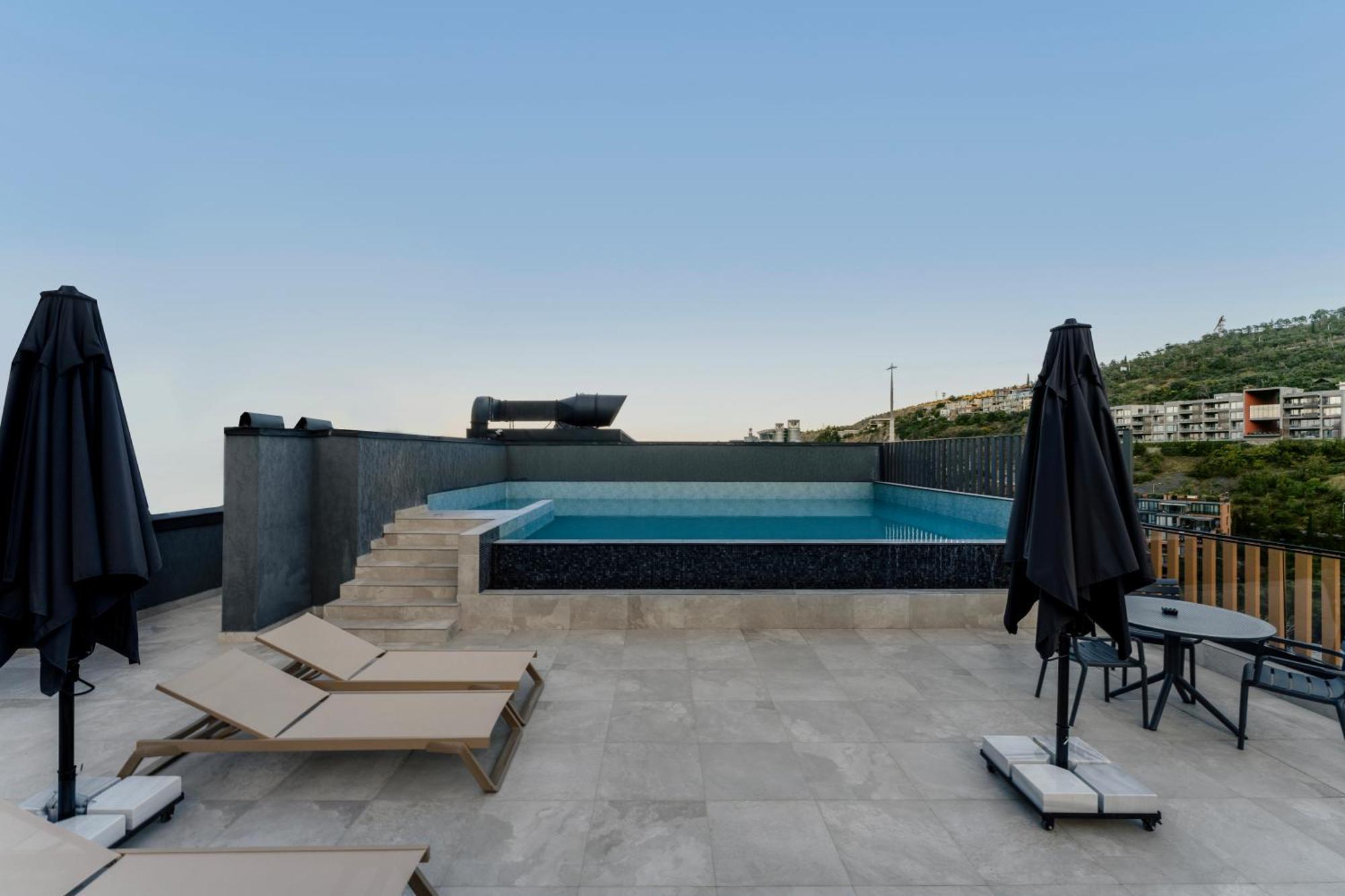 Solridge Aparthotel Tbilisi Ngoại thất bức ảnh